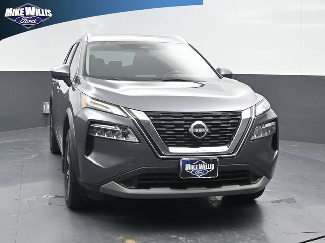 Used 2023 Nissan Rogue SV w/ SV Premium B Package FWD image 2