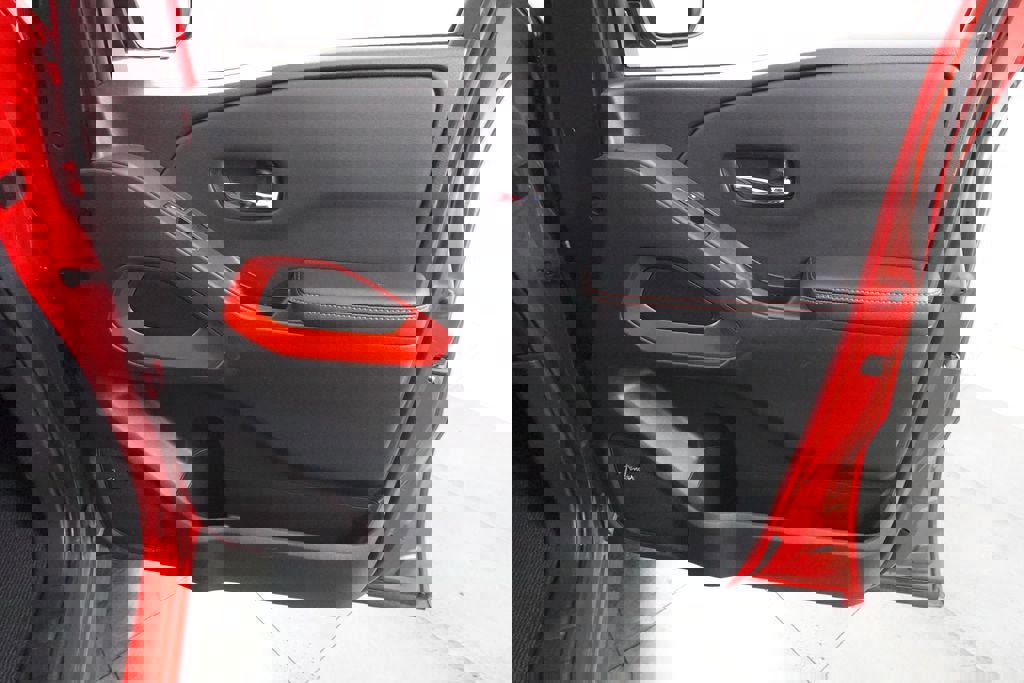 Used 2025 Nissan Frontier PRO-4X w/ Pro Premium Package AWD/4WD image 32