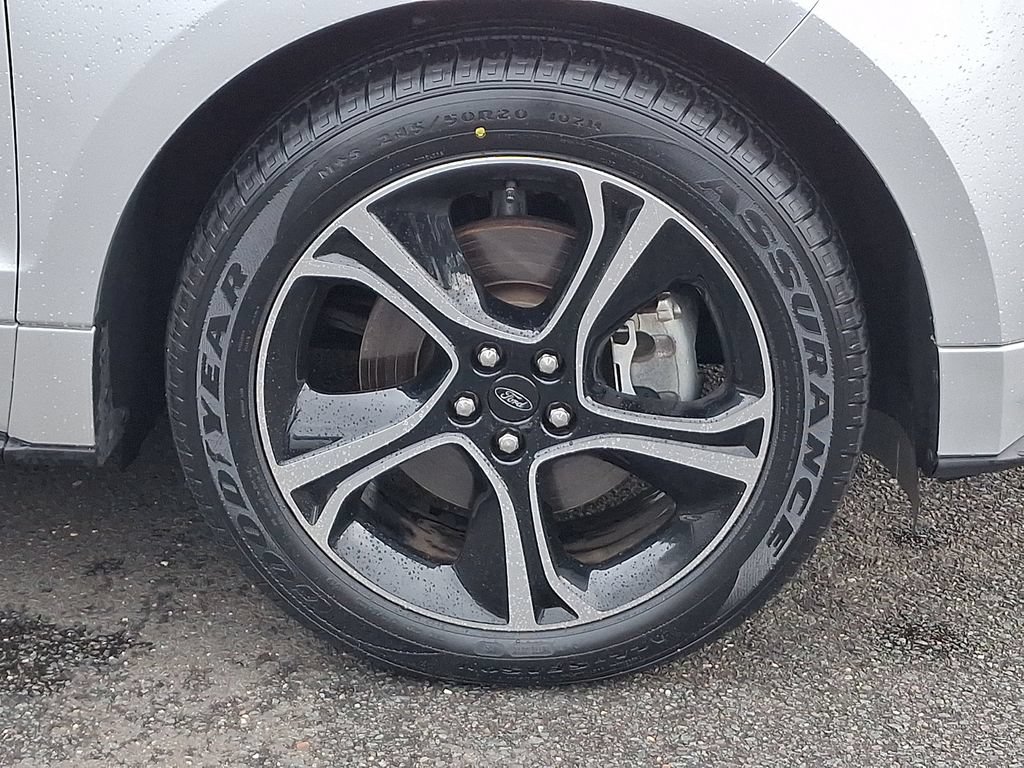 Certified 2019 Ford Edge ST w/ Cold Weather Package AWD/4WD image 8