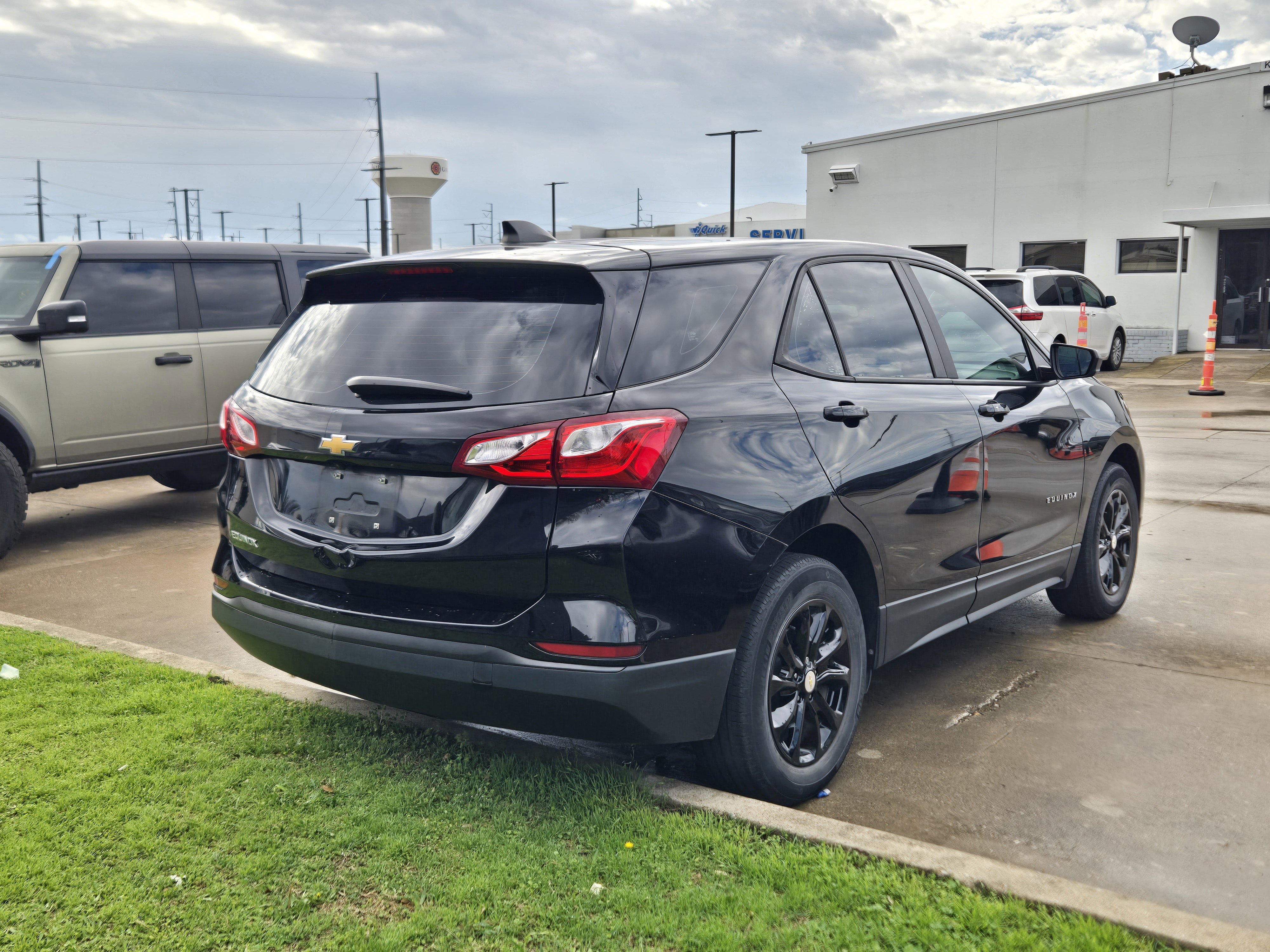 Used 2020 Chevrolet Equinox LS image 4