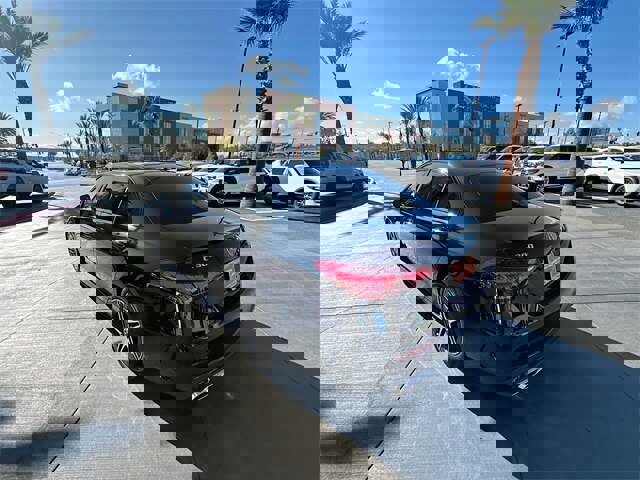 Used 2025 Mercedes-Benz C 300 4MATIC Sedan image 3