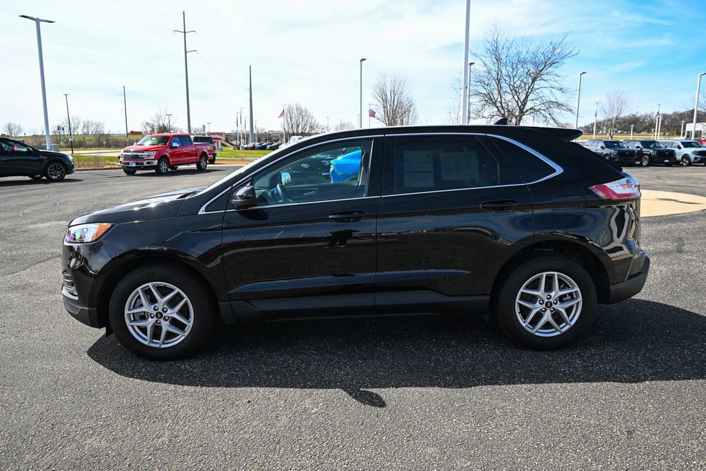 Certified 2024 Ford Edge SEL w/ Convenience Package AWD/4WD image 4