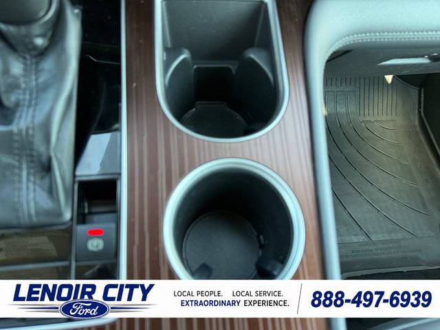 Used 2021 Toyota Sienna XLE FWD image 28