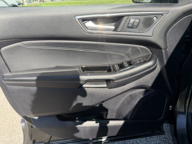 Certified 2020 Ford Edge Titanium w/ Class II Trailer Tow Package AWD/4WD image 11