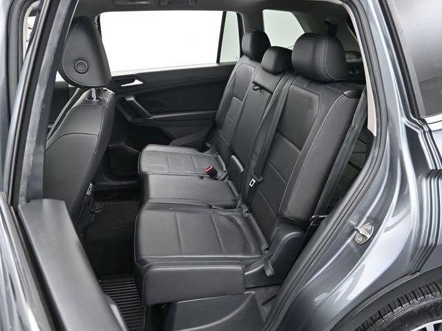 Used 2020 Volkswagen Tiguan SE w/ Panoramic Sunroof Package image 26