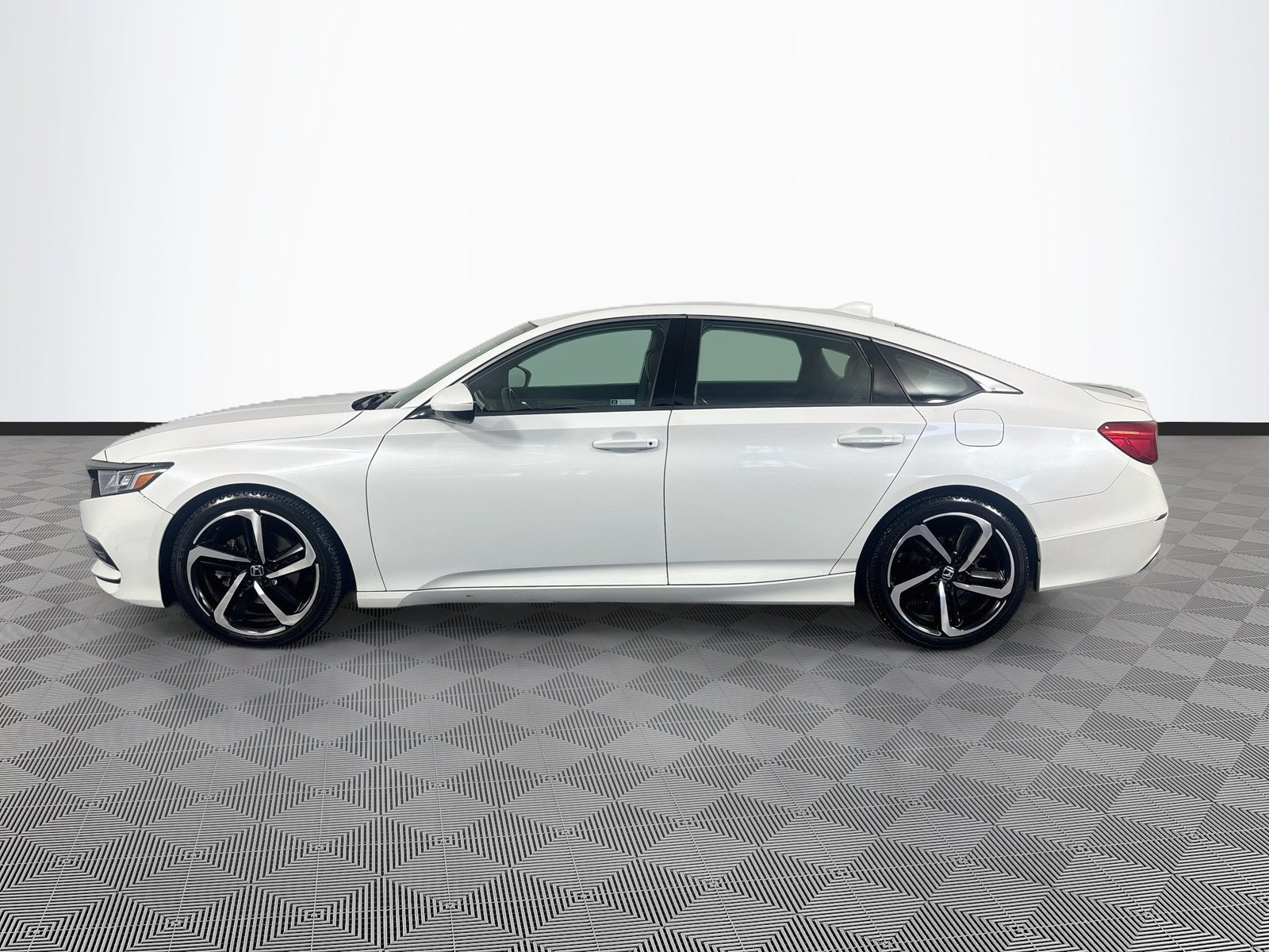 Used 2020 Honda Accord Sport image 4