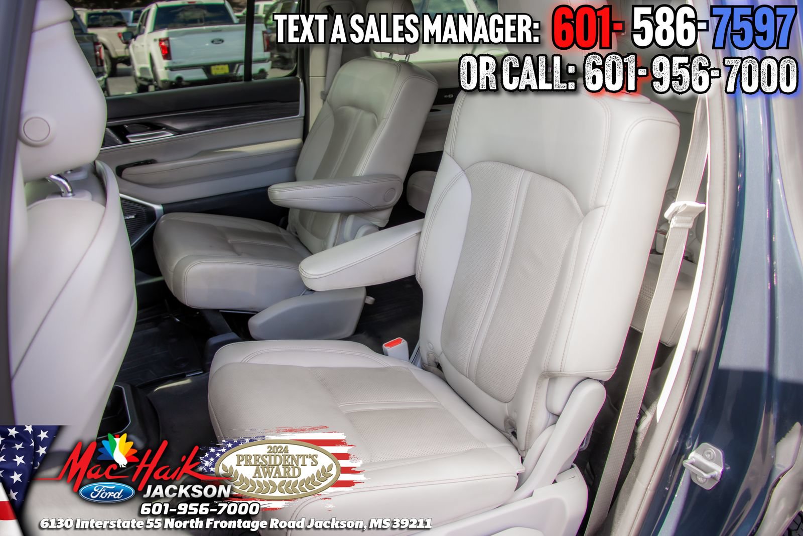 Used 2023 Jeep Wagoneer Series III w/ Mopar Step-Up Package RWD image 9