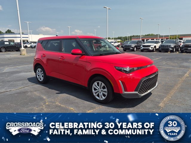 Used 2023 Kia Soul LX FWD image 1