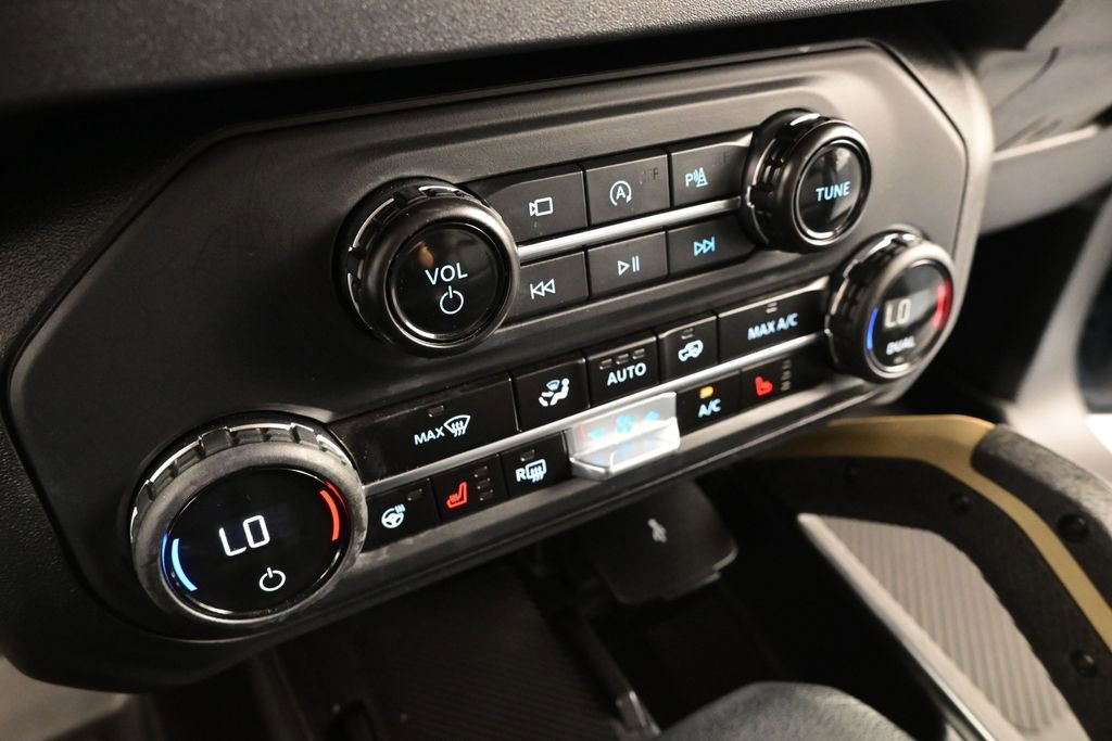 Certified 2025 Ford Bronco Badlands AWD/4WD image 17