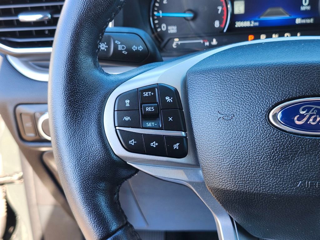 Certified 2022 Ford Explorer XLT w/ Equipment Group 202A image 30