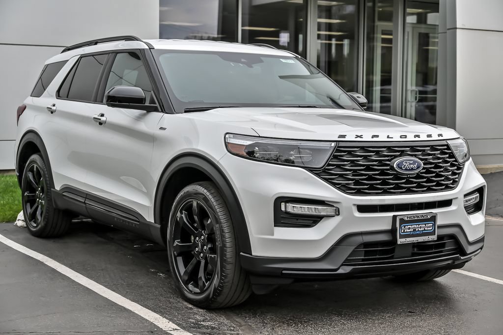 Certified 2023 Ford Explorer ST-Line AWD/4WD image 12