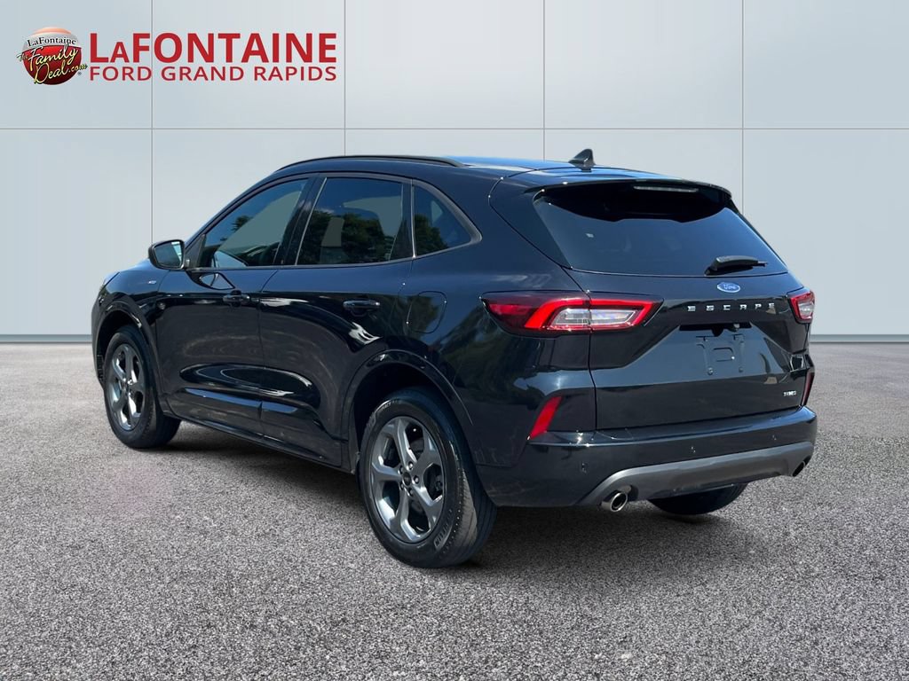 Certified 2023 Ford Escape ST-Line w/ Tech Pack #1 AWD/4WD image 5