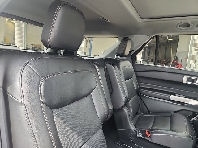 Certified 2024 Ford Explorer Limited w/ Limited Technology Package AWD/4WD image 30