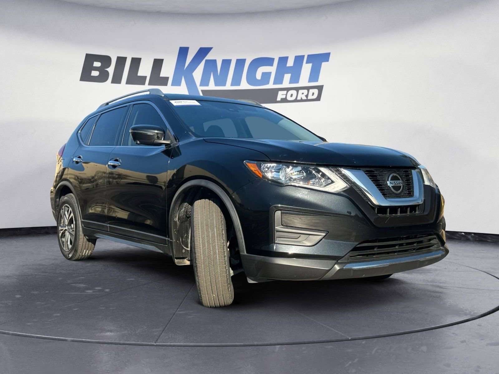 Used 2019 Nissan Rogue SV w/ Premium Package image 7