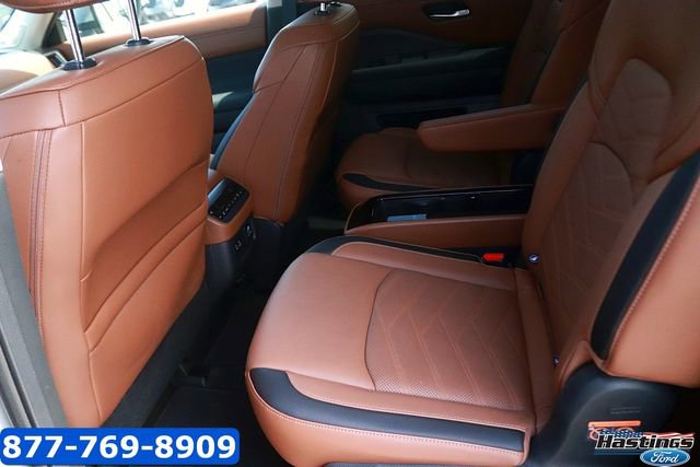 Used 2025 Nissan Pathfinder Platinum image 13