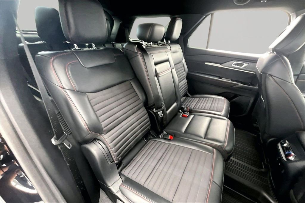 Certified 2025 Ford Explorer ST-Line w/ ST-Line Street Pack AWD/4WD image 27