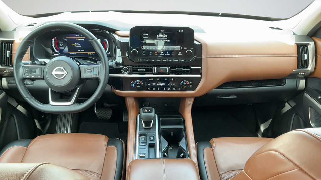 Used 2024 Nissan Pathfinder Platinum FWD image 7