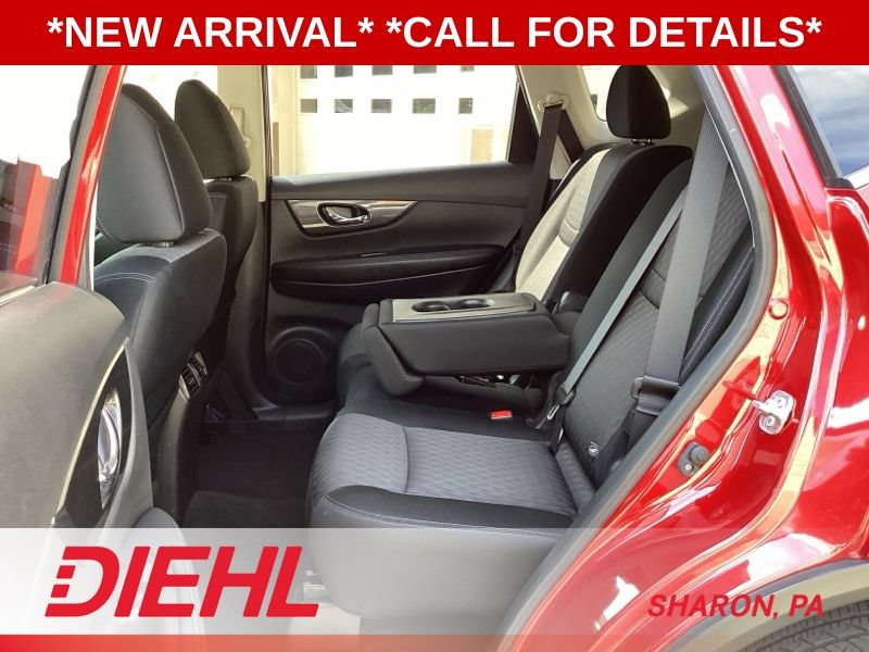 Used 2017 Nissan Rogue SV AWD/4WD image 16