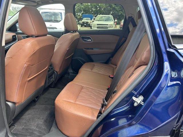 Used 2024 Nissan Rogue Platinum w/ Platinum Premium Package image 10