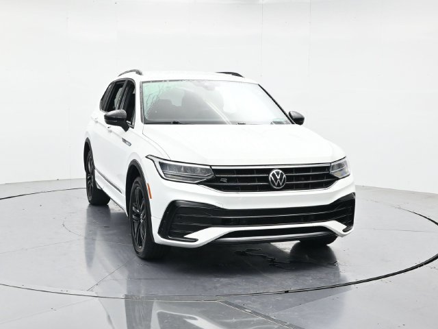 Used 2022 Volkswagen Tiguan SE R-Line FWD image 4