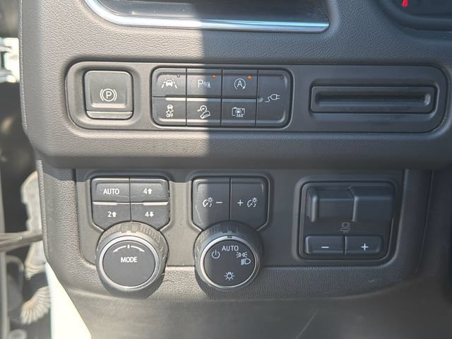 Used 2022 Chevrolet Tahoe Z71 w/ Luxury Package AWD/4WD image 34