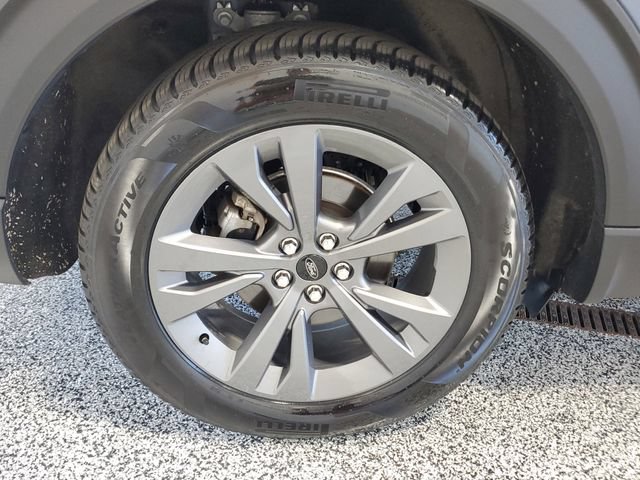 Certified 2021 Ford Explorer XLT w/ Equipment Group 202A AWD/4WD image 5