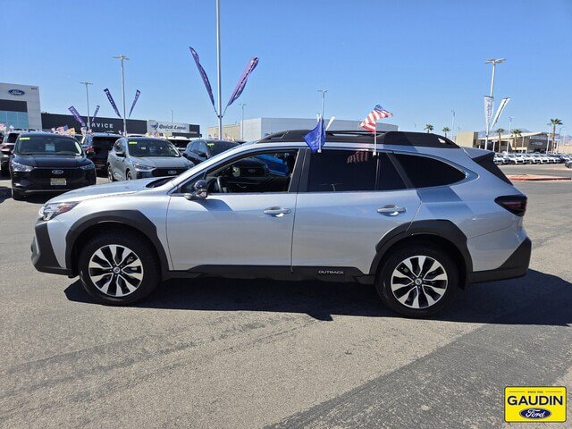 Used 2025 Subaru Outback Limited AWD/4WD image 4