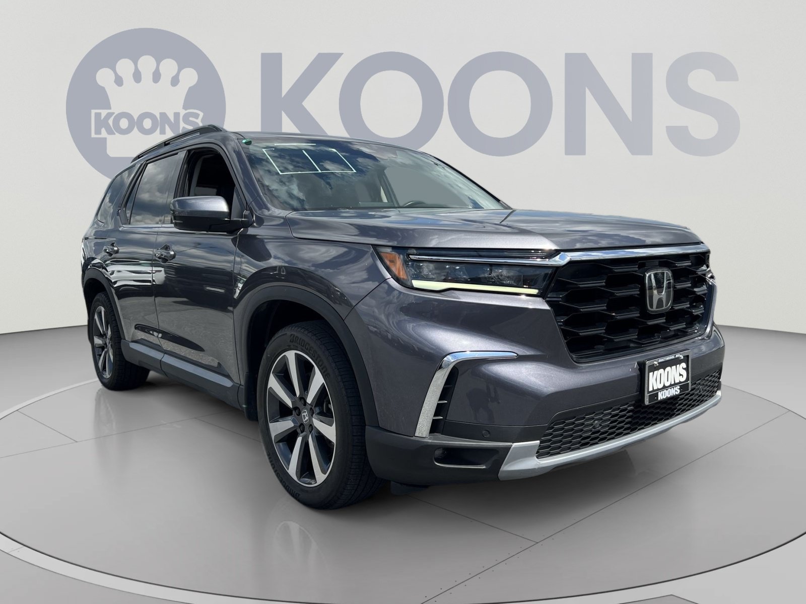 Used 2025 Honda Pilot Touring image 10