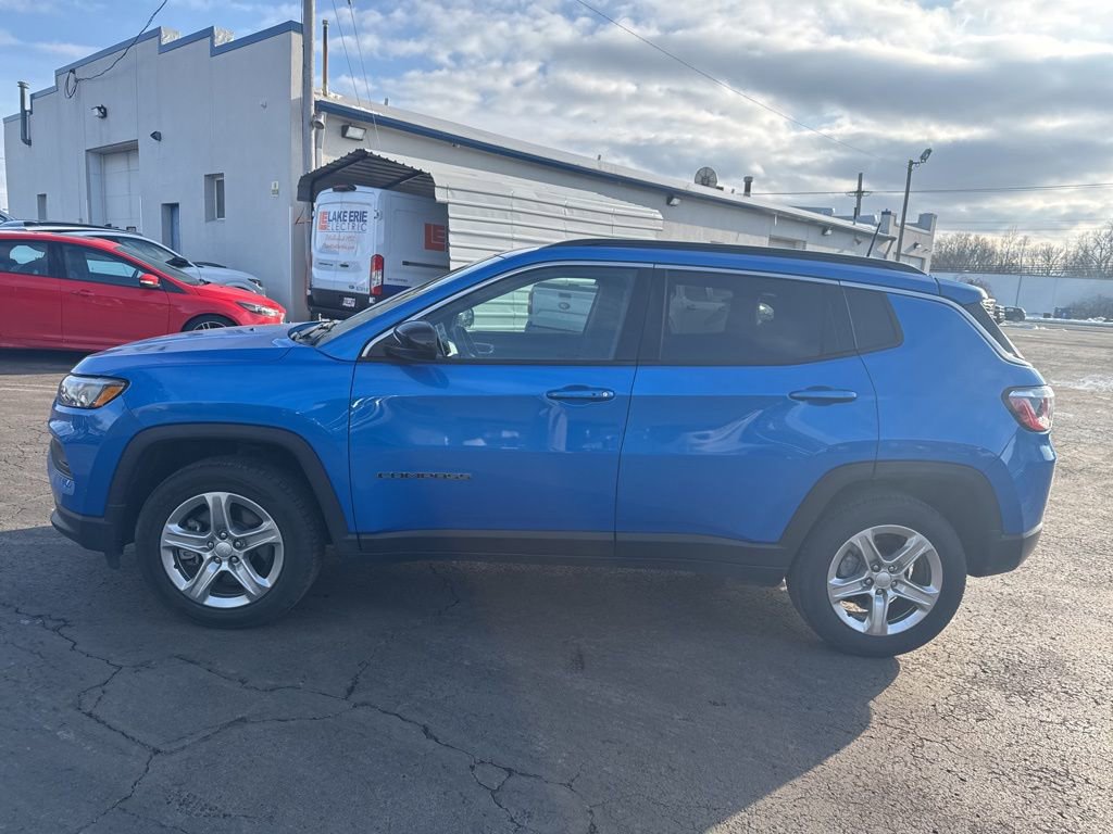 Used 2023 Jeep Compass Latitude w/ Convenience Group image 13
