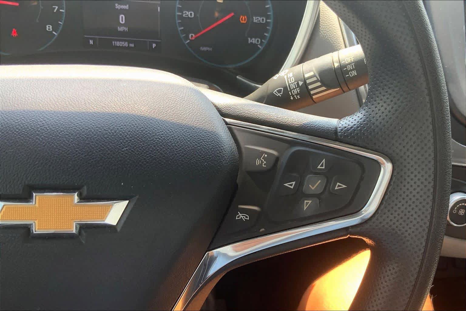 Used 2020 Chevrolet Equinox LS w/ LS Convenience Package FWD image 24