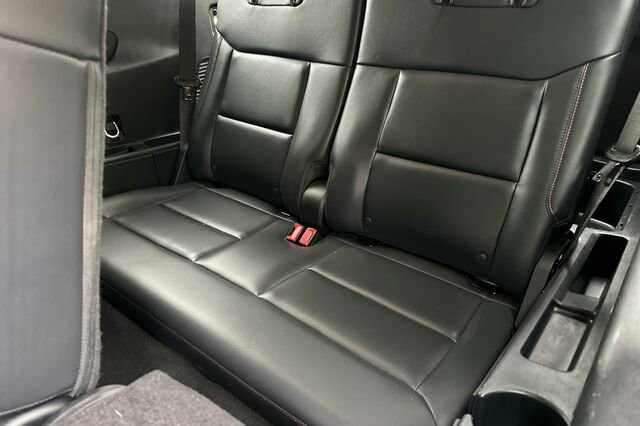 Certified 2025 Ford Explorer ST-Line w/ ST-Line Street Pack image 13