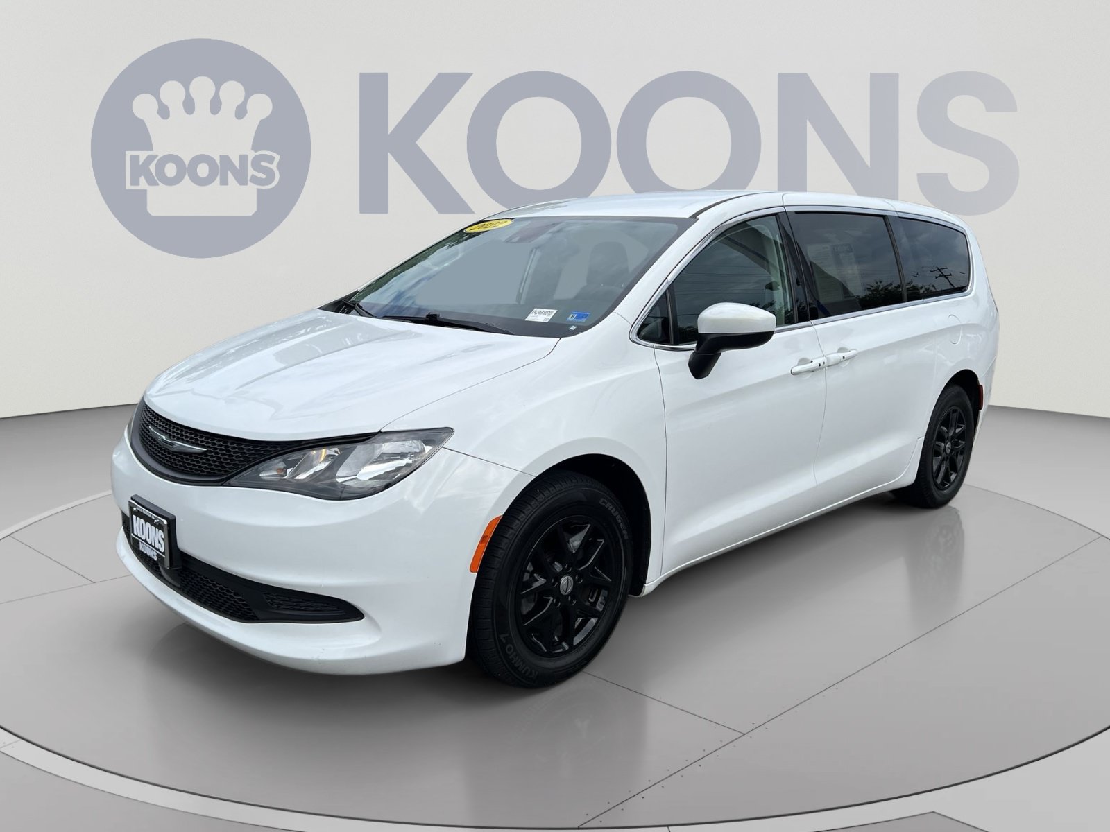 Used 2022 Chrysler Voyager LX FWD image 5