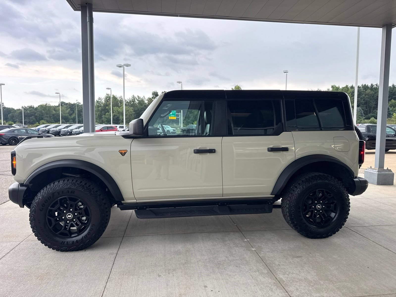 Certified 2026 Ford Bronco Badlands AWD/4WD image 4