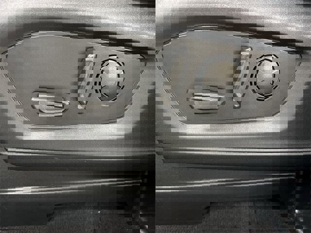 Certified 2022 Ford Explorer XLT w/ Equipment Group 202A image 4