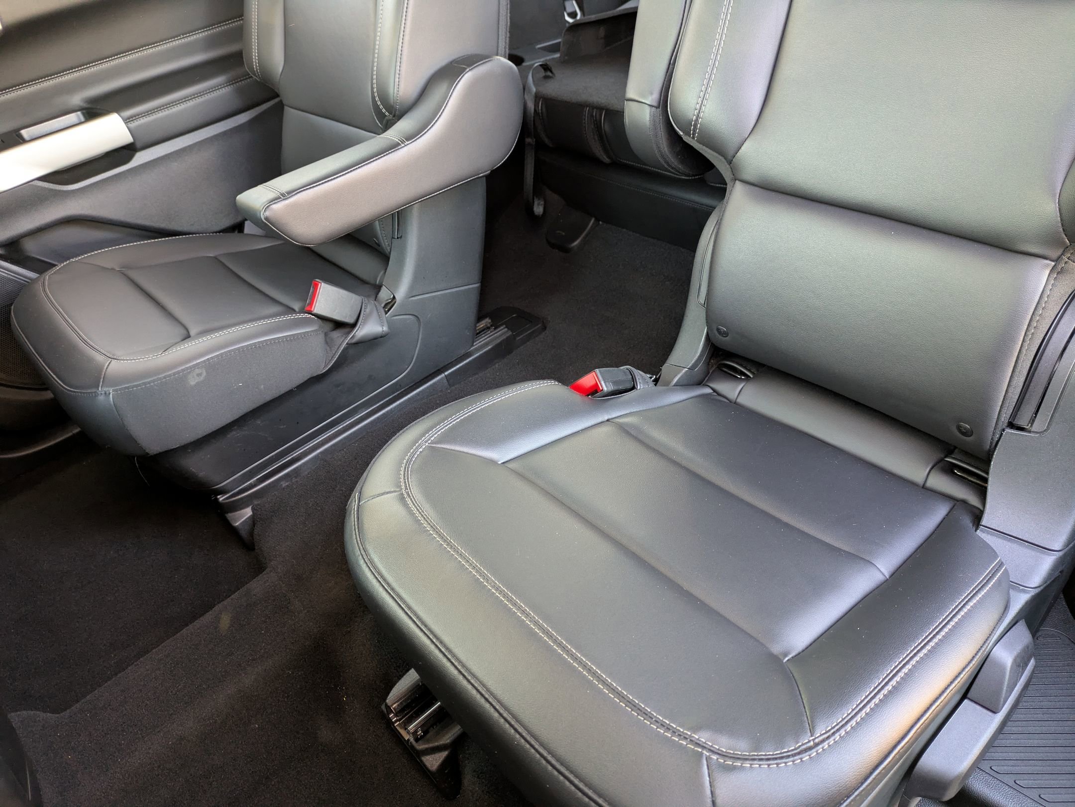 Certified 2023 Ford Explorer XLT w/ Equipment Group 202A image 29