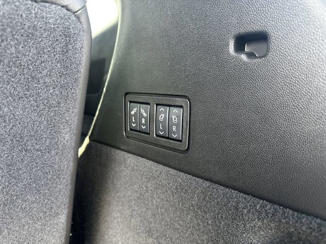 Used 2025 Cadillac XT6 Sport w/ Technology Package image 45