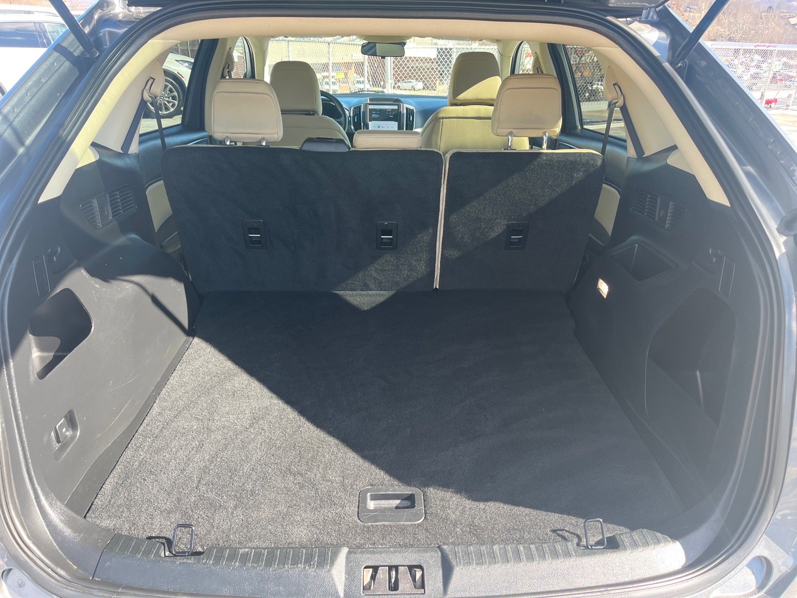 Certified 2024 Ford Edge SE w/ Black Appearance Package image 20