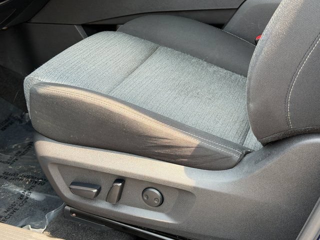 Used 2023 Nissan Rogue SV AWD/4WD image 32