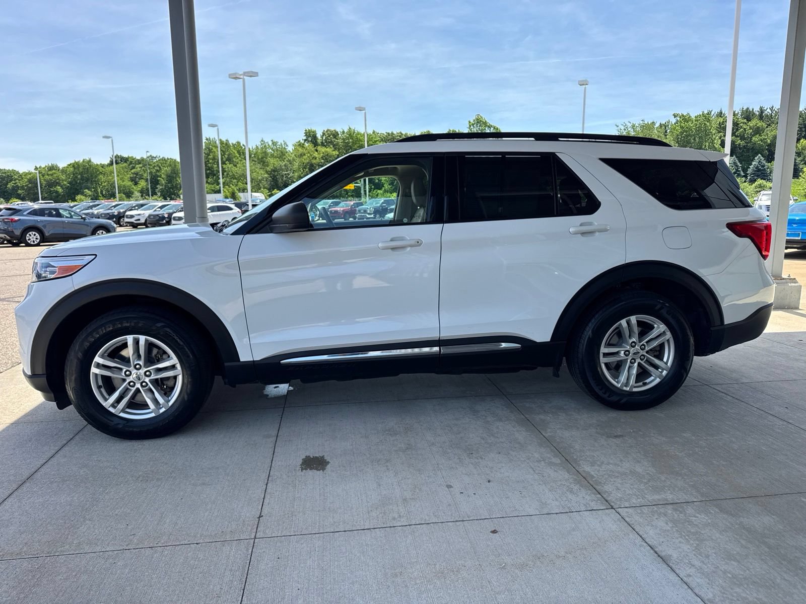 Certified 2020 Ford Explorer XLT AWD/4WD image 4