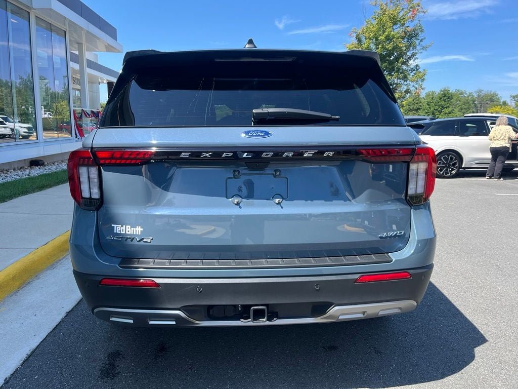 Certified 2025 Ford Explorer Active w/ Active Comfort Package AWD/4WD image 8