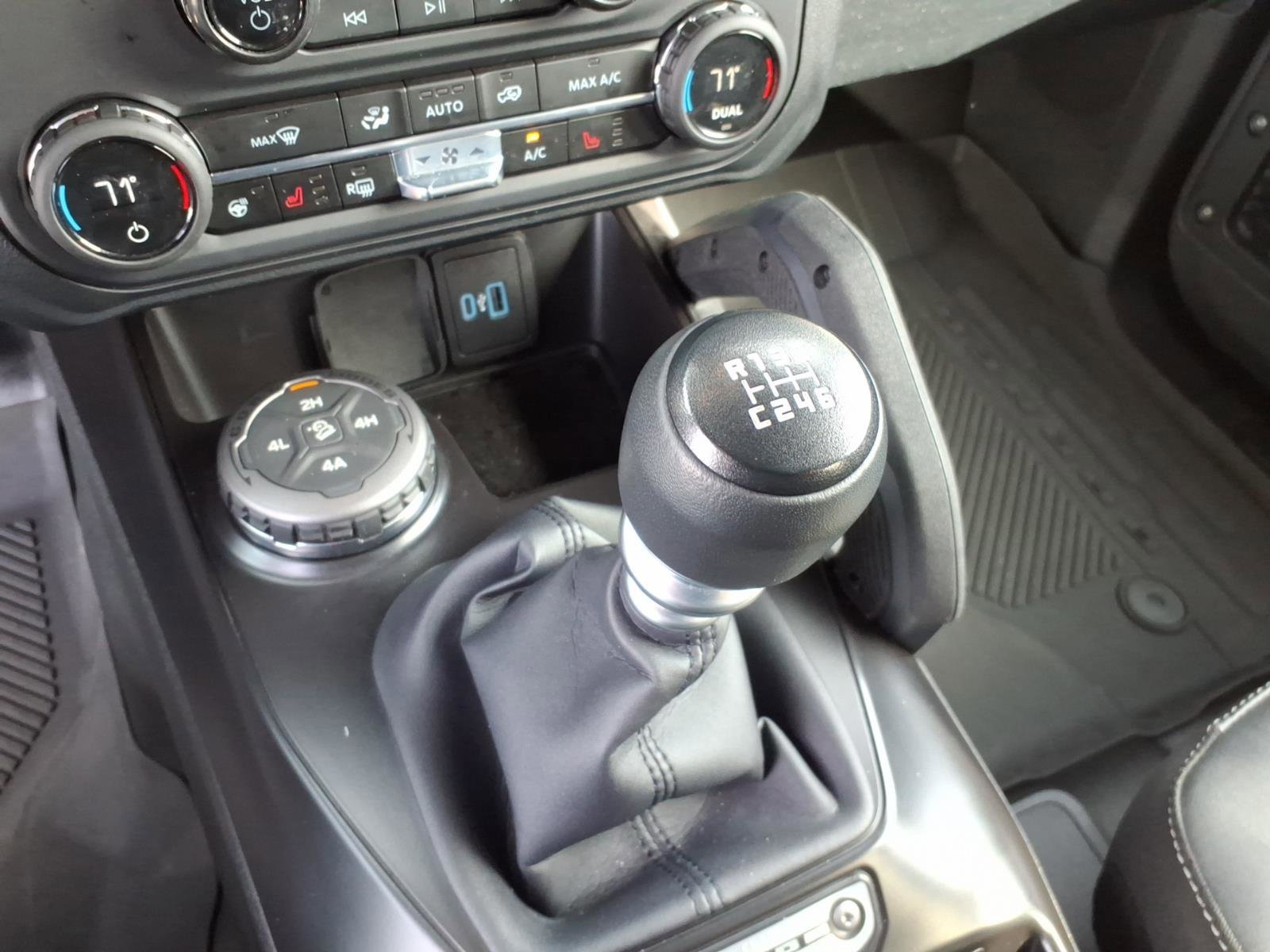 Certified 2025 Ford Bronco Badlands w/ Sasquatch Package image 19