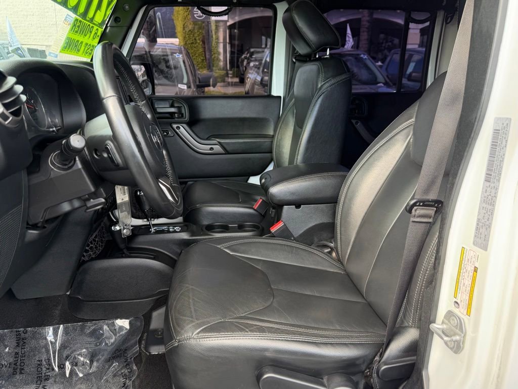 Used 2018 Jeep Wrangler Unlimited Sahara image 17