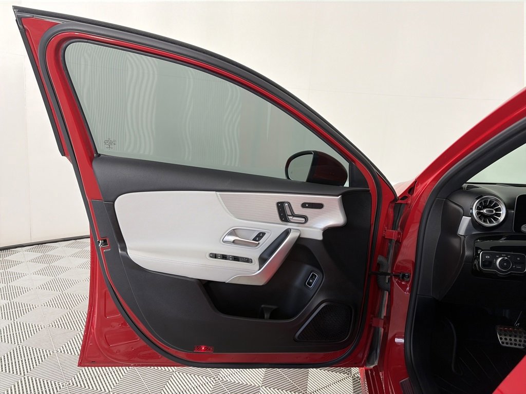 Used 2019 Mercedes-Benz A 220 4MATIC image 10