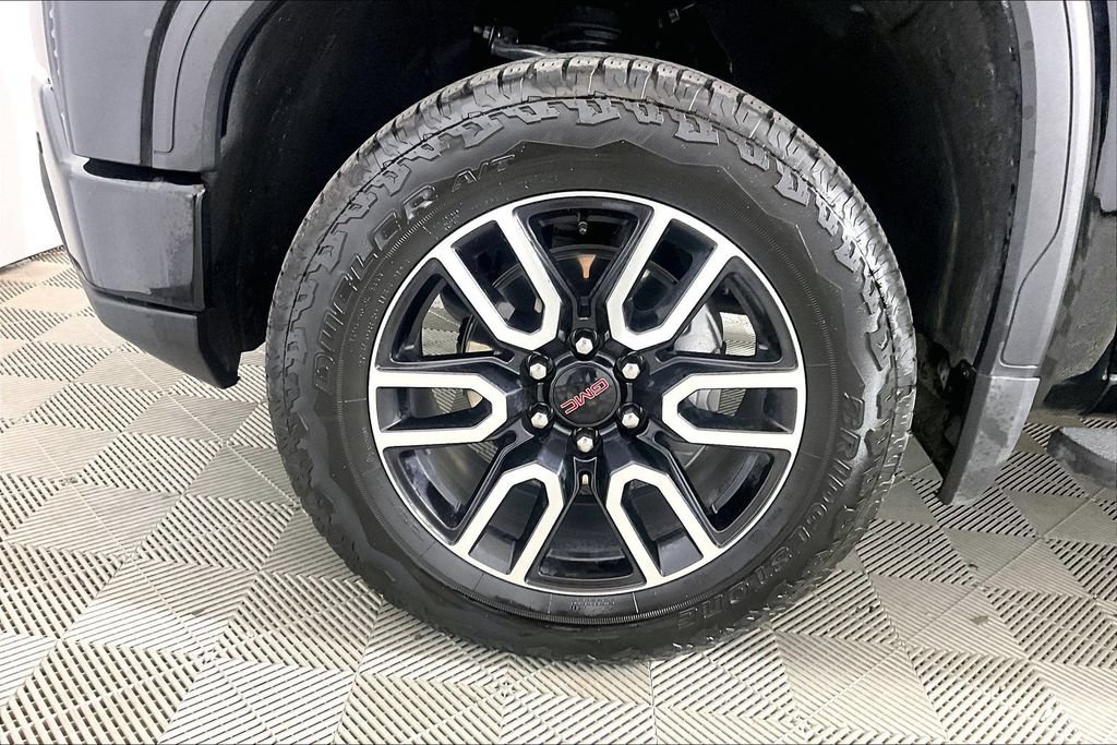Used 2025 GMC Sierra 1500 AT4 w/ AT4 Premium Package AWD/4WD image 7