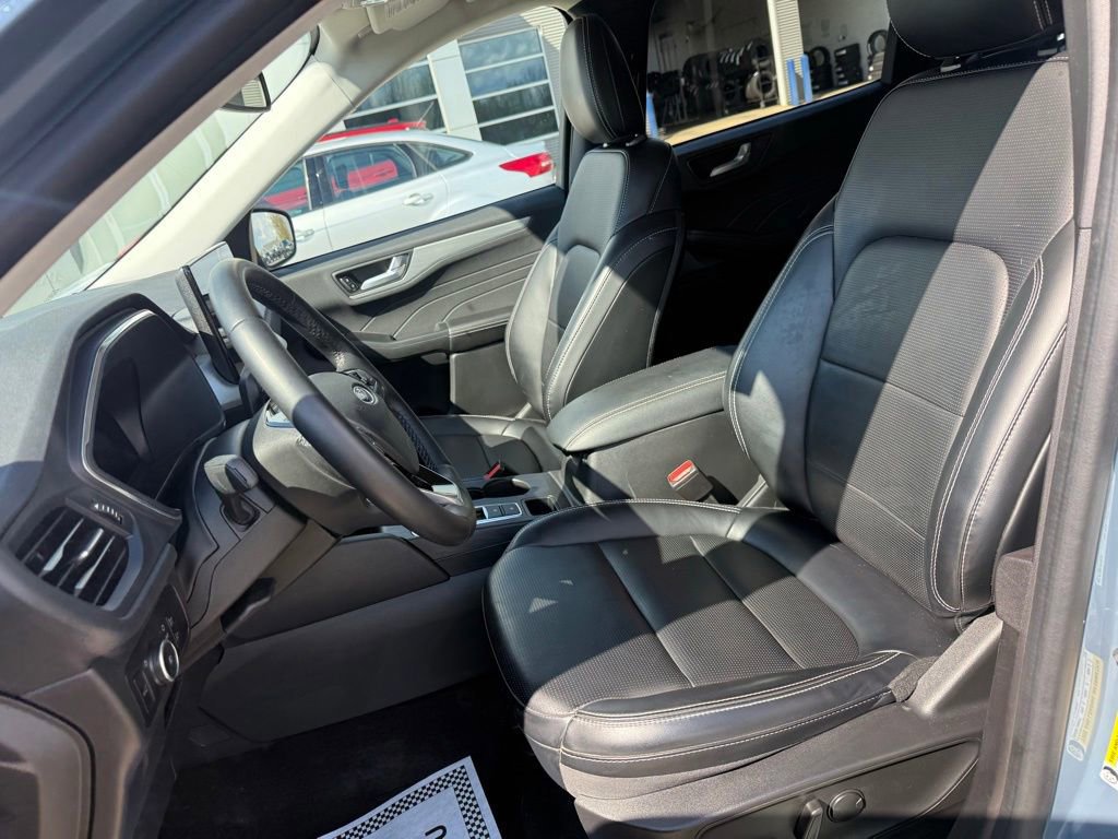Certified 2023 Ford Escape Platinum image 21