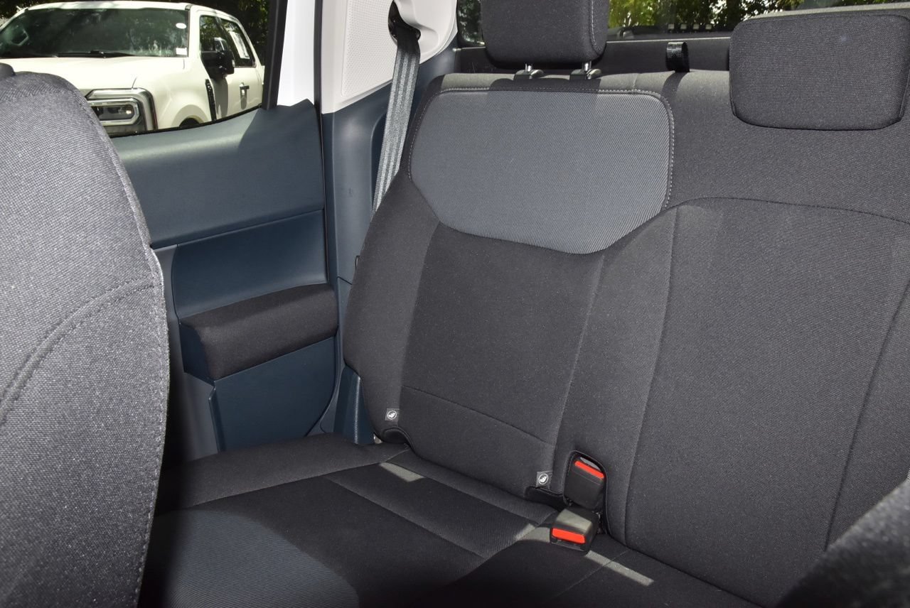 Certified 2024 Ford Maverick XL FWD image 18