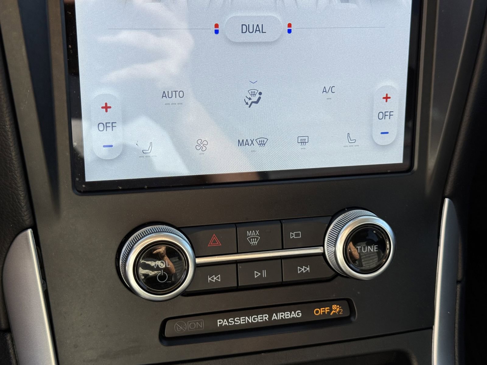 Certified 2024 Ford Edge SEL w/ Sport Appearance Package image 23