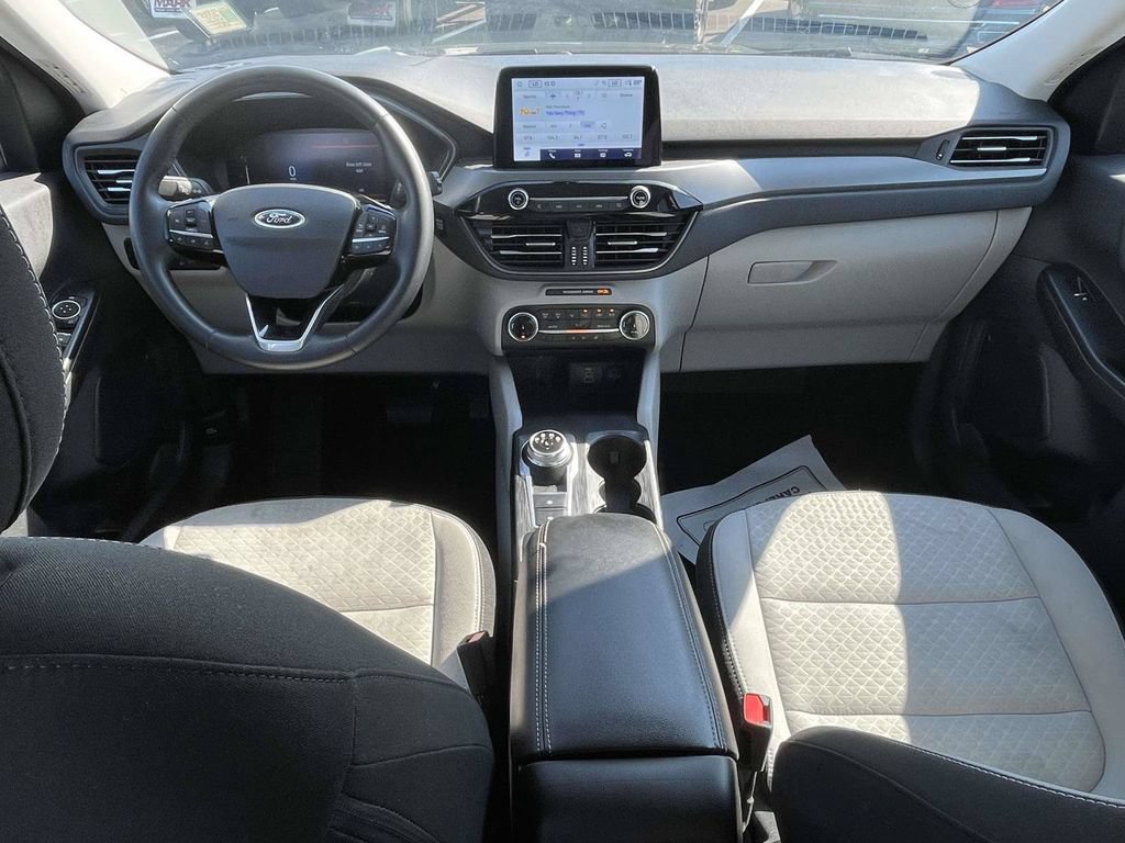 Certified 2024 Ford Escape Active w/ Cold Weather Package FWD image 11