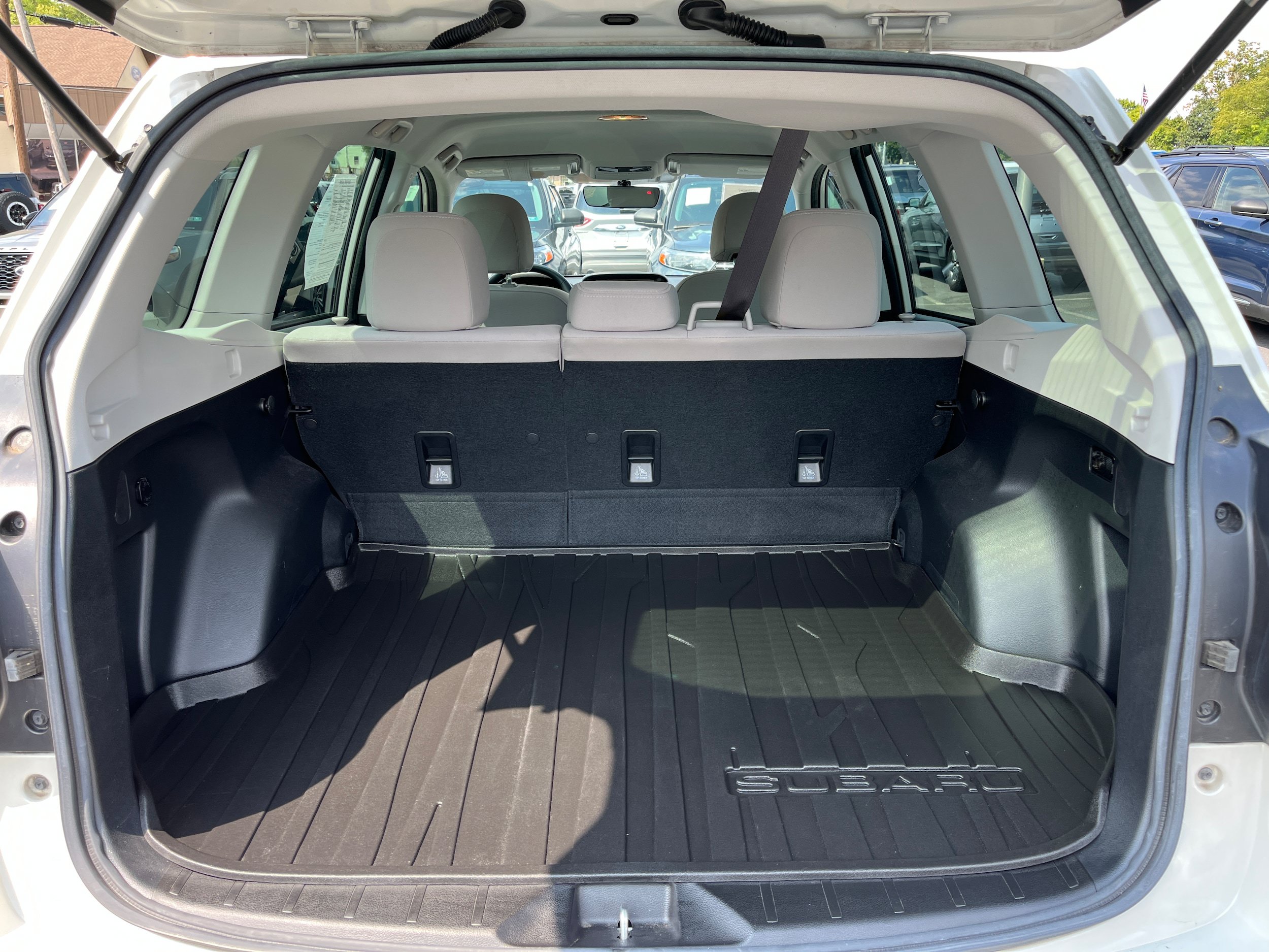 Used 2017 Subaru Forester 2.5i w/ Alloy Wheel Package AWD/4WD image 8