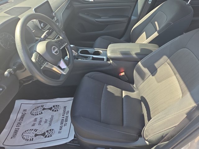 Used 2024 Nissan Altima 2.5 SV FWD image 12